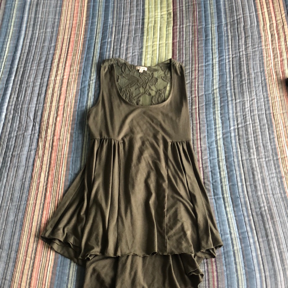 Women’s dress in medium green/khaki
